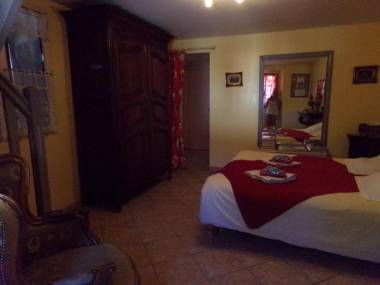 Chambres et table d'hôtes maisonnettes individuelles dans propriété privée