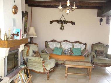 Gîte Verneix 4 pièces 6 personnes - FR-1-489-83