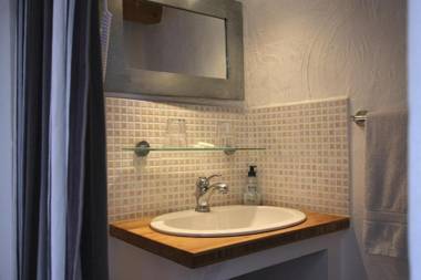 Les Remparts - Venasque