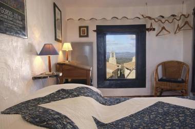 Les Remparts - Venasque