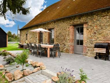 Holiday Home in la Neuville-aux-Joûtes with Garden & BBQ