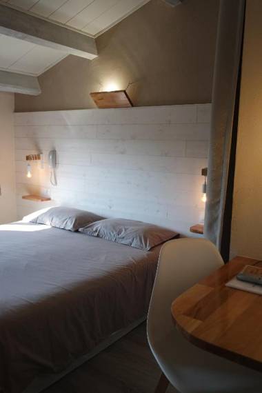 LOGIS HOTEL RESTAURANT L' Auberge d'Uzes