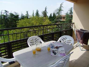 UZES APPART HOTEL Résidence Le Mas des Oliviers