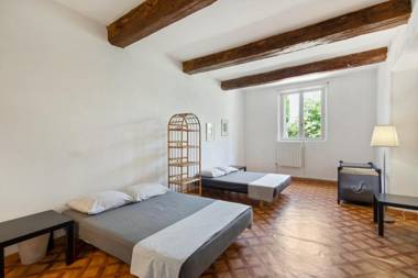 Villa de 5 chambres avec piscine privee jardin clos et wifi a Uchaux