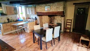 Maison de 2 chambres avec jardin amenage et wifi a Treignac