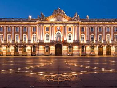 Le Bayard Jaune - PARKING & Gare SNCF