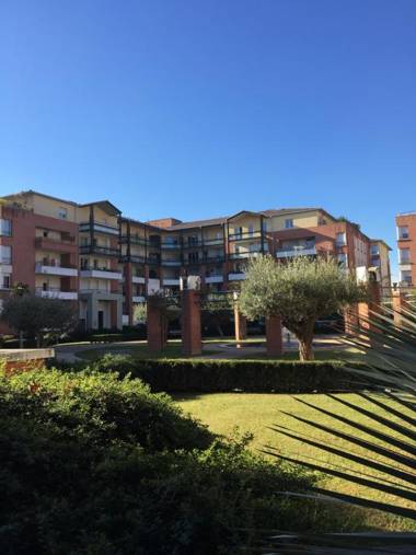 TOULOUSE premium appartement Parking Tramway Wifi Charmant