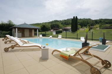 Hôtel Grand Confort Le Moulin Rouge