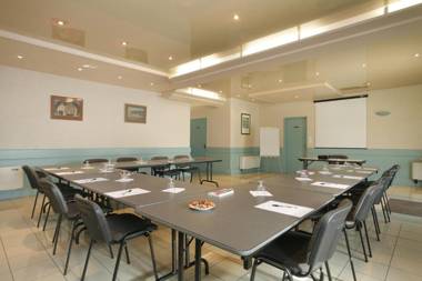 Hôtel Grand Confort Le Moulin Rouge