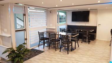 Fasthotel Roissy - Saint-Witz