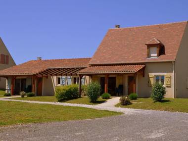 Secluded holiday home with a dishwasher not far from Sarlat