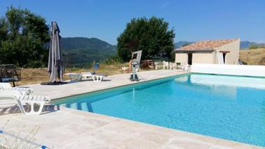 Villa de 2 chambres avec piscine privee jardin amenage et wifi a Sisteron