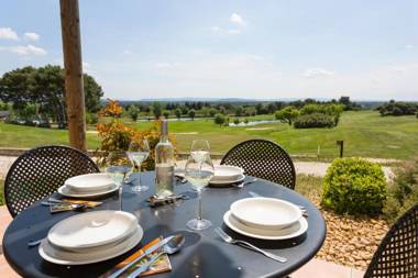 Madame Vacances Domaine du Provence Country Club Service Premium