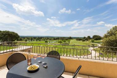 Madame Vacances Domaine du Provence Country Club Service Premium