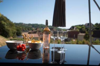 Plein Soleil avec Jacuzzi Privatif et parking privé