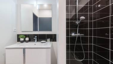 Plein Soleil avec Jacuzzi Privatif et parking privé