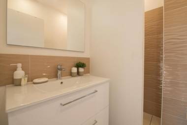 Le Lumineux avec Jacuzzi Privatif et parking privé