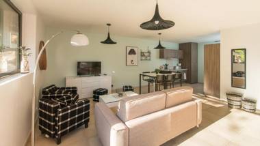 Côté Jardin avec Jacuzzi Privatif et parking privé