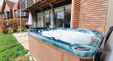 Villa Spacieuse avec Jacuzzi Privatif
