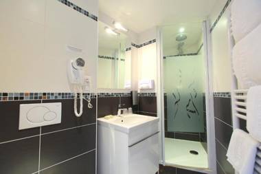 Hôtel L'Escale - Piscine & SPA