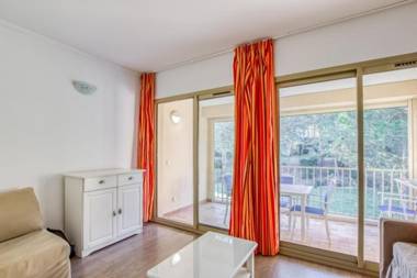 Flat with SWIMMING POOL near the BEACH