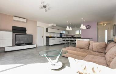 Amazing home in Salernes with Outdoor swimming pool WiFi and 4 Bedrooms