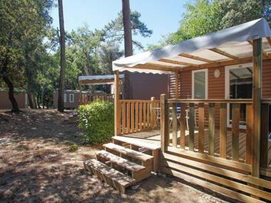 Simple mobile home near the beach on the island of Oléron