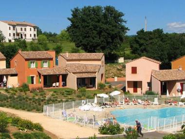 Comfortable apartment with dishwasher close to the village