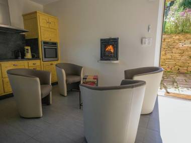 Graceful Holiday Home in Montclar with Jacuzzi