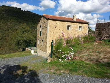 Graceful Holiday Home in Montclar with Jacuzzi