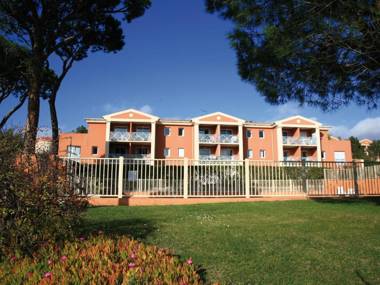 Lagrange Vacances Le Domaine des Grands Pins