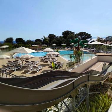 Bungalow d'une chambre a Saint Raphael a 200 m de la plage avec vue sur la mer piscine partagee et jardin amenage