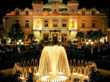 Beautiful apartment in Bel Epoque villa with pool and beach access