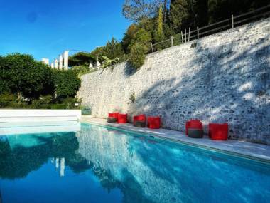 Chateau De Rochecotte