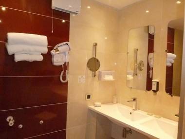 Hôtel Restaurant Les Coquelicots The Originals Relais (Inter-Hotel)