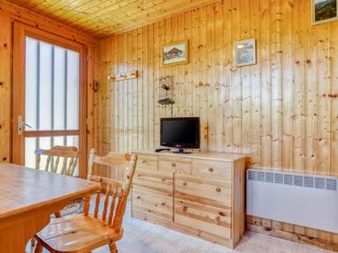 Ground-floor home in authentic chalet in a unique location near the pistes in the Vosges