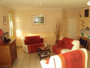 Gîte Saint-Martin-de-Fraigneau 4 pièces 8 personnes - FR-1-426-291