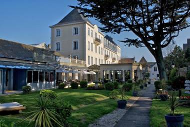 Grand Hôtel de Courtoisville - Piscine & Spa The Originals Relais (Relais du Silence)