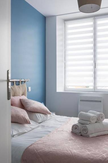 Le Suroit by Cocoonr