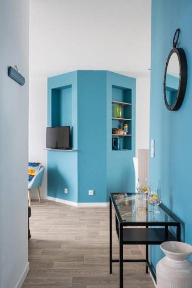 Le Suroit by Cocoonr