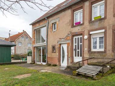 Simplistic Holiday Home in Saint Louis with Garden