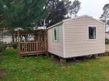 Bungalow de 2 chambres avec piscine partagee jardin amenage et wifi a Saint Julien en Born a 4 km de la plage