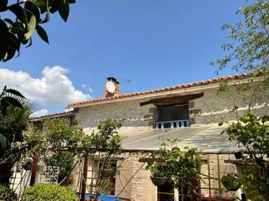 Chambres Table d'Hôtes et Gites Les Mesanges