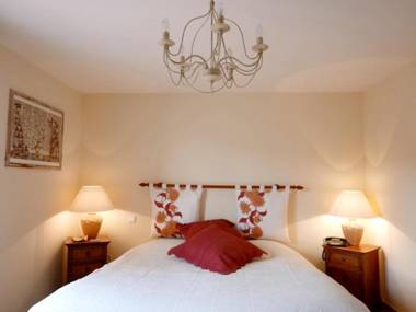 Maison de 2 chambres avec piscine partagee terrasse amenagee et wifi a Sainte Maxime a 5 km de la plage