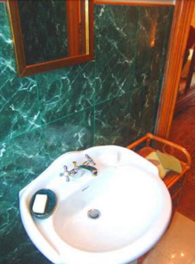 Château de la Court d'Aron