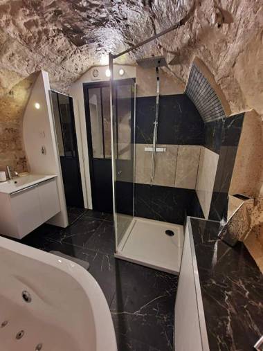 LA FORTERESSE - Jacuzzi/Sauna - Centre Historique