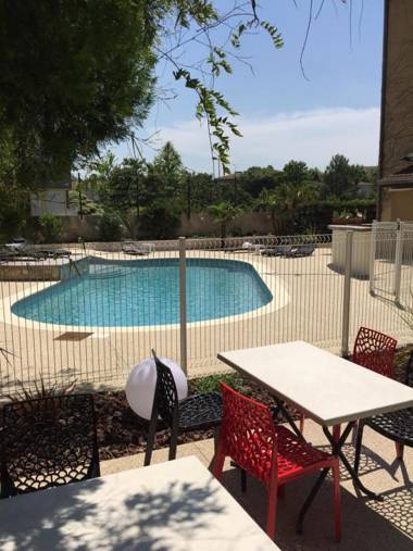 Hotel The Originals Romans-sur-Isère Le Clos des Tanneurs