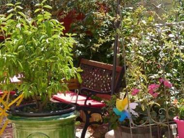 Maison d'Hôtes et Roulotte" Le 6 Bis"