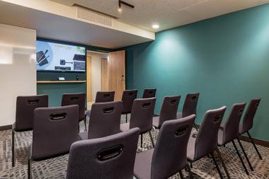 Courtyard by Marriott Paris Charles de Gaulle Central Airport