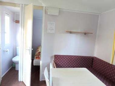 Bungalow de 2 chambres avec vue sur le lac piscine partagee et jardin clos a Rochechouart